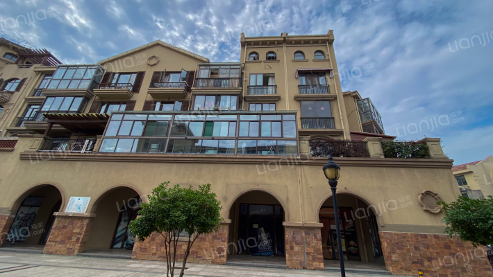 绿色港湾小镇中心外景图