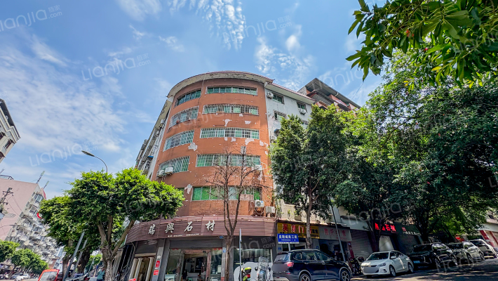 皮鞋城南二街107号外景图