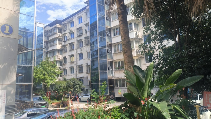 中国人民银行阿坝州中心支行都江堰公寓外景图