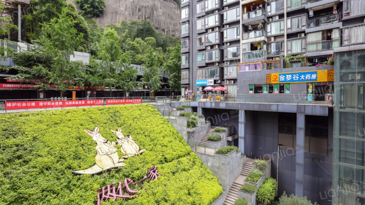 两代一家外景图