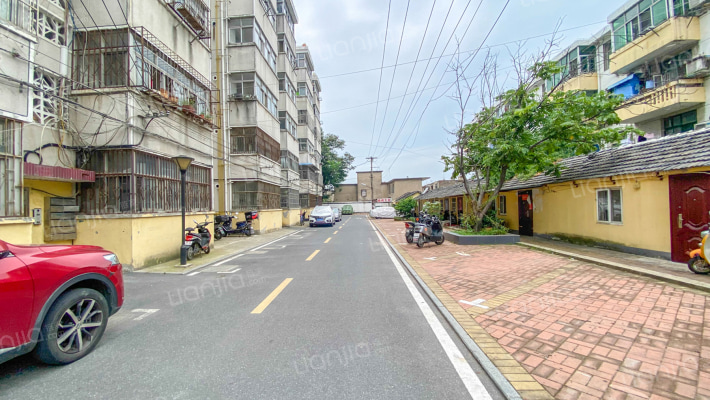 政府宿舍外景图