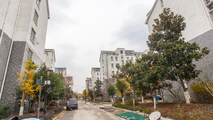 青山溪语花园外景图