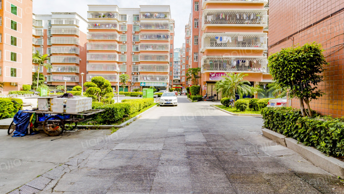 航辉花园外景图