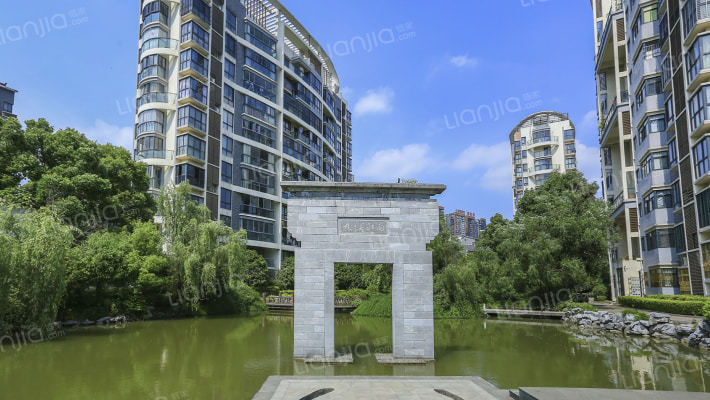 九溪江南外景图