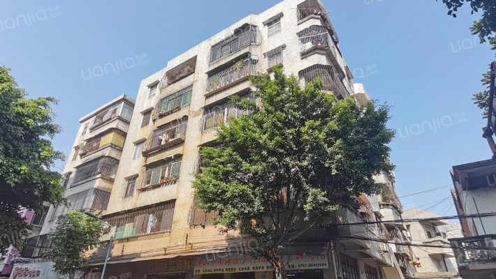 日杂大厦外景图