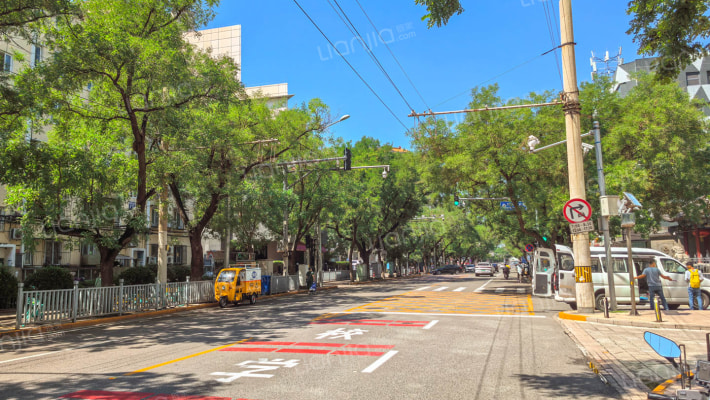 国中大厦外景图