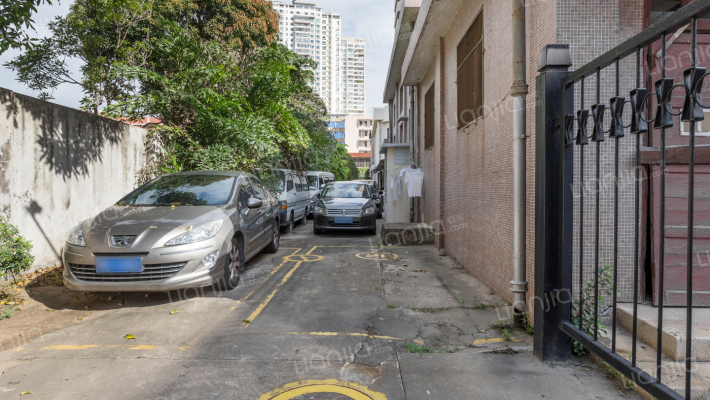 彩霞公寓外景图