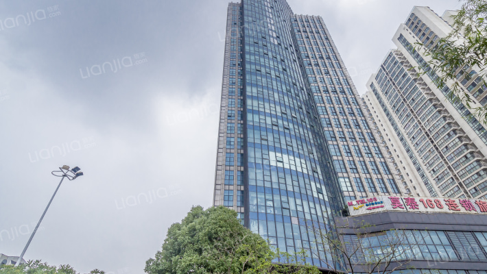 吴中商城外景图