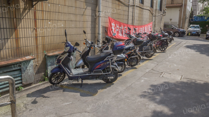 伊格尔公寓外景图