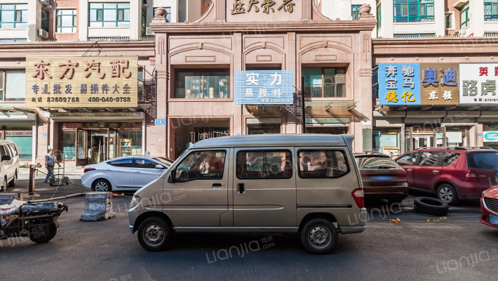 蓝天荣府外景图