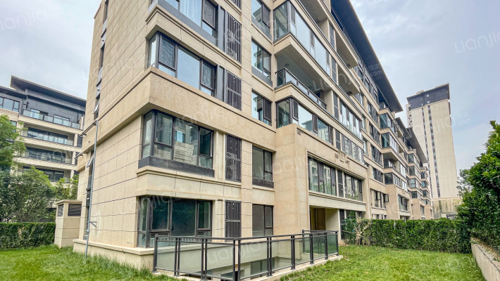 中海曲江大城君尚府外景图