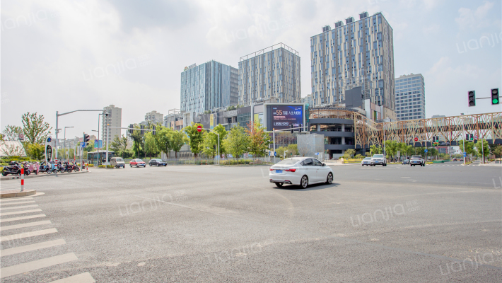 东渡悦来城外景图