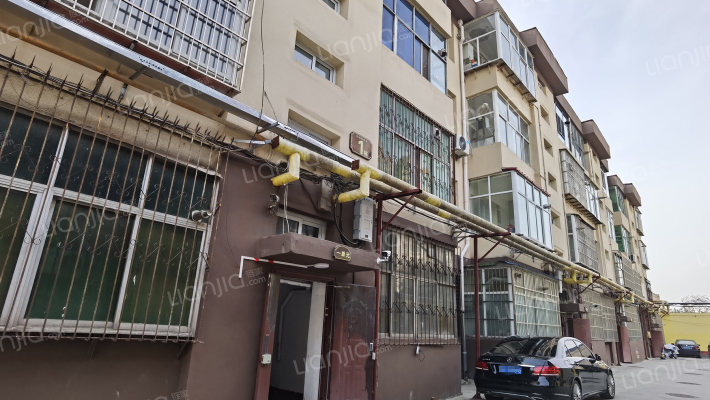 交通局宿舍楼外景图