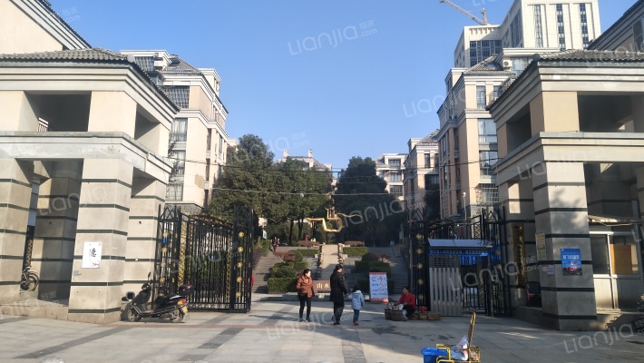 山水华庭外景图