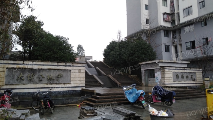 廊桥水岸外景图