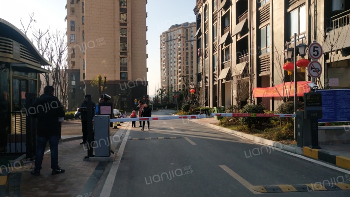 爱巢国际花园外景图