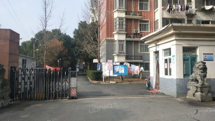 银杏苑小区外景图