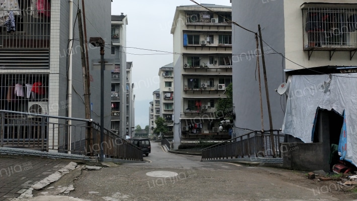 人头石小区外景图