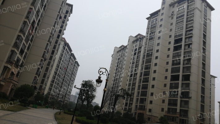 阳光尊邸外景图