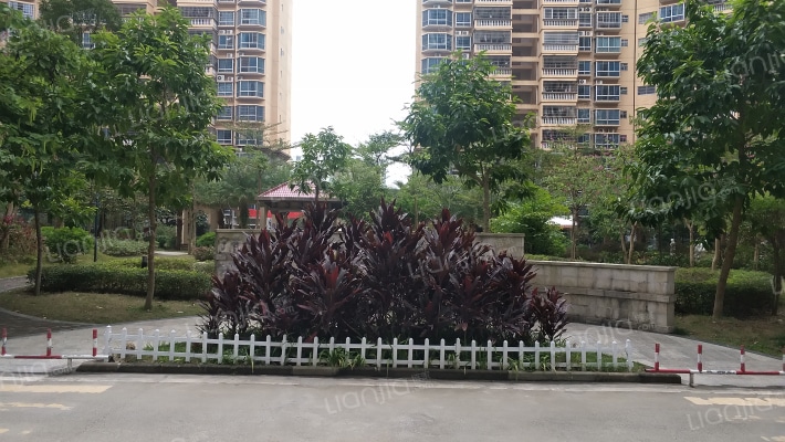 大都塞纳湖畔外景图