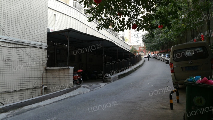 月潭圣景外景图