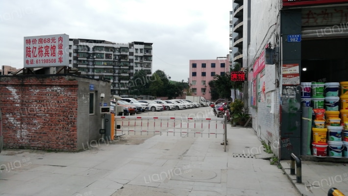 世纪港都花园外景图