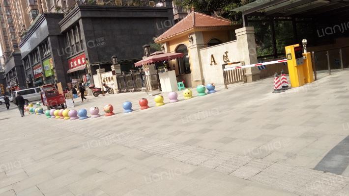 城市绿洲外景图