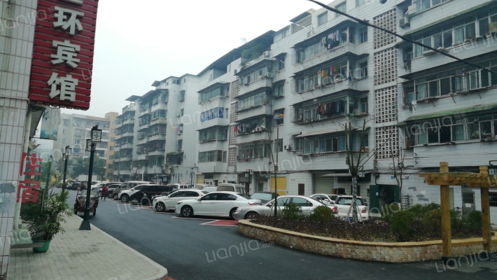 滨河新村外景图