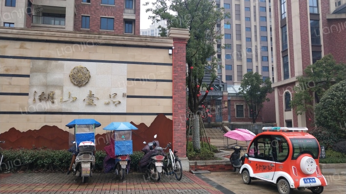 湖山壹品外景图