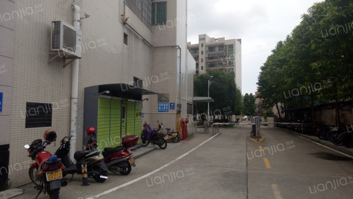 建南华府外景图