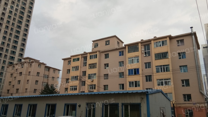 沿江小区外景图