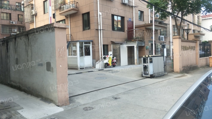 丰登路30号住宅楼外景图