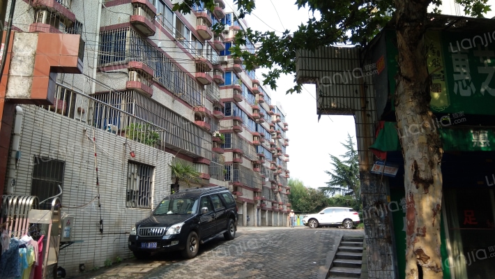 嘉泰公寓外景图