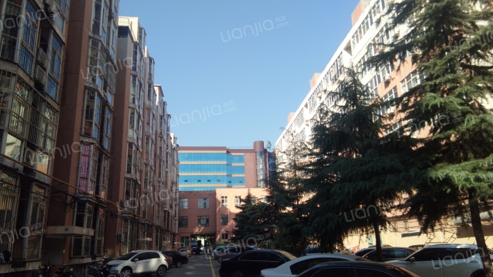 山水青城外景图