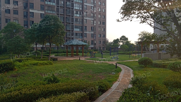 绿城帝景东区外景图