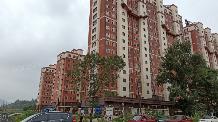 西郡双城外景图