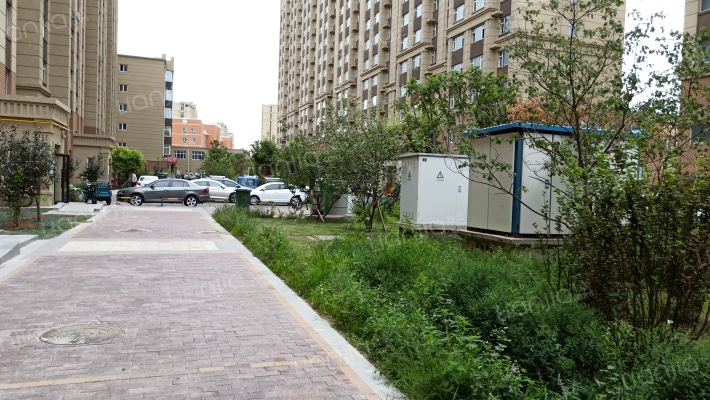 怡河园小区外景图