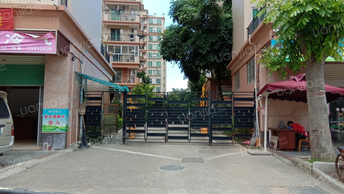 阳光假日花园北区外景图