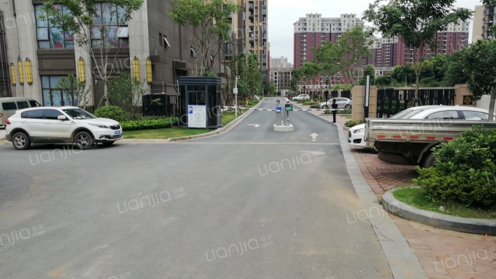 容州港九城外景图