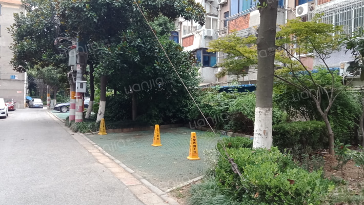 虹桥三村外景图