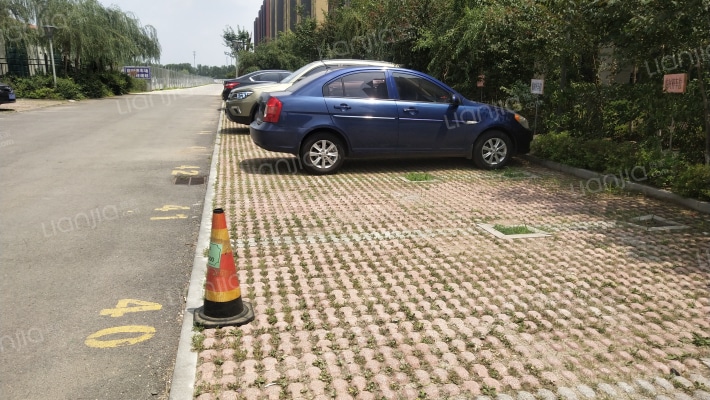 德商国际花园外景图