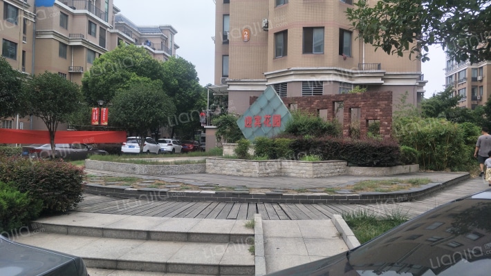 迎宾花园外景图