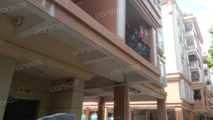 雅芳湖庭外景图