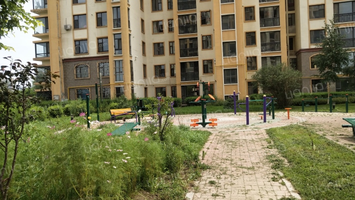 苏宁天润城一街外景图