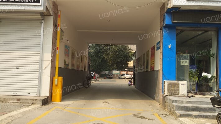 土产家属楼外景图