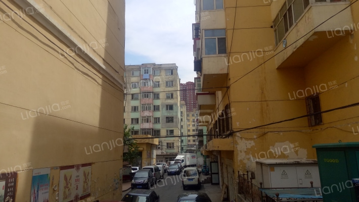 钢铁街住宅小区外景图