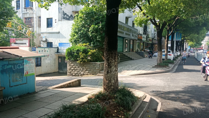 华馨园小区外景图