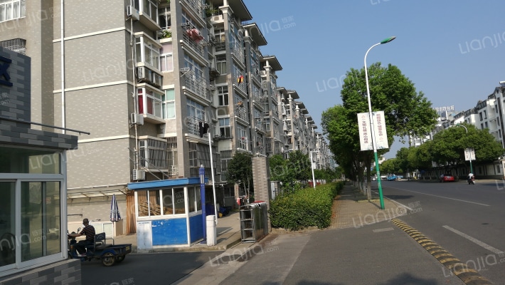 新丰苑小区外景图