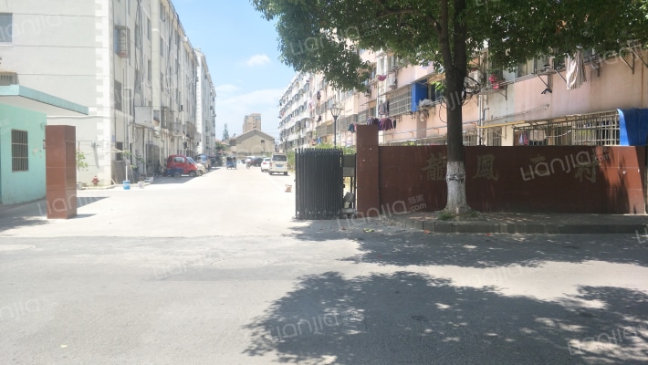 龙凤二村外景图