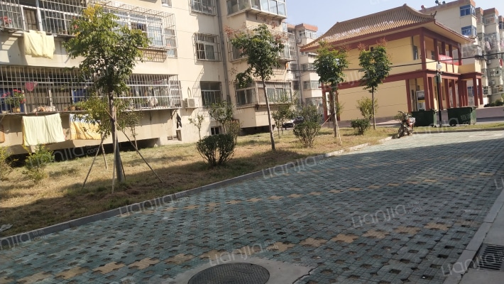 宝山小区外景图